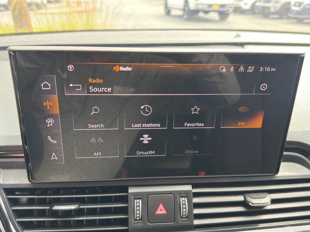 Used 2025 Audi SQ5 Premium Plus AWD/4WD image 29
