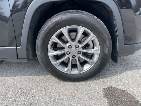 Used 2021 Jeep Cherokee Latitude Lux image 12