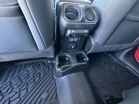 Used 2019 Jeep Wrangler Unlimited Sahara w/ Safety Group image 22