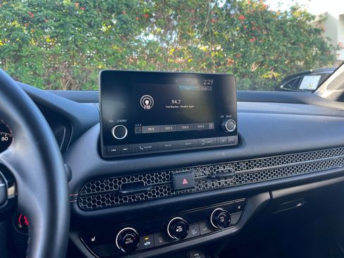 Used 2025 Honda HR-V Sport image 18