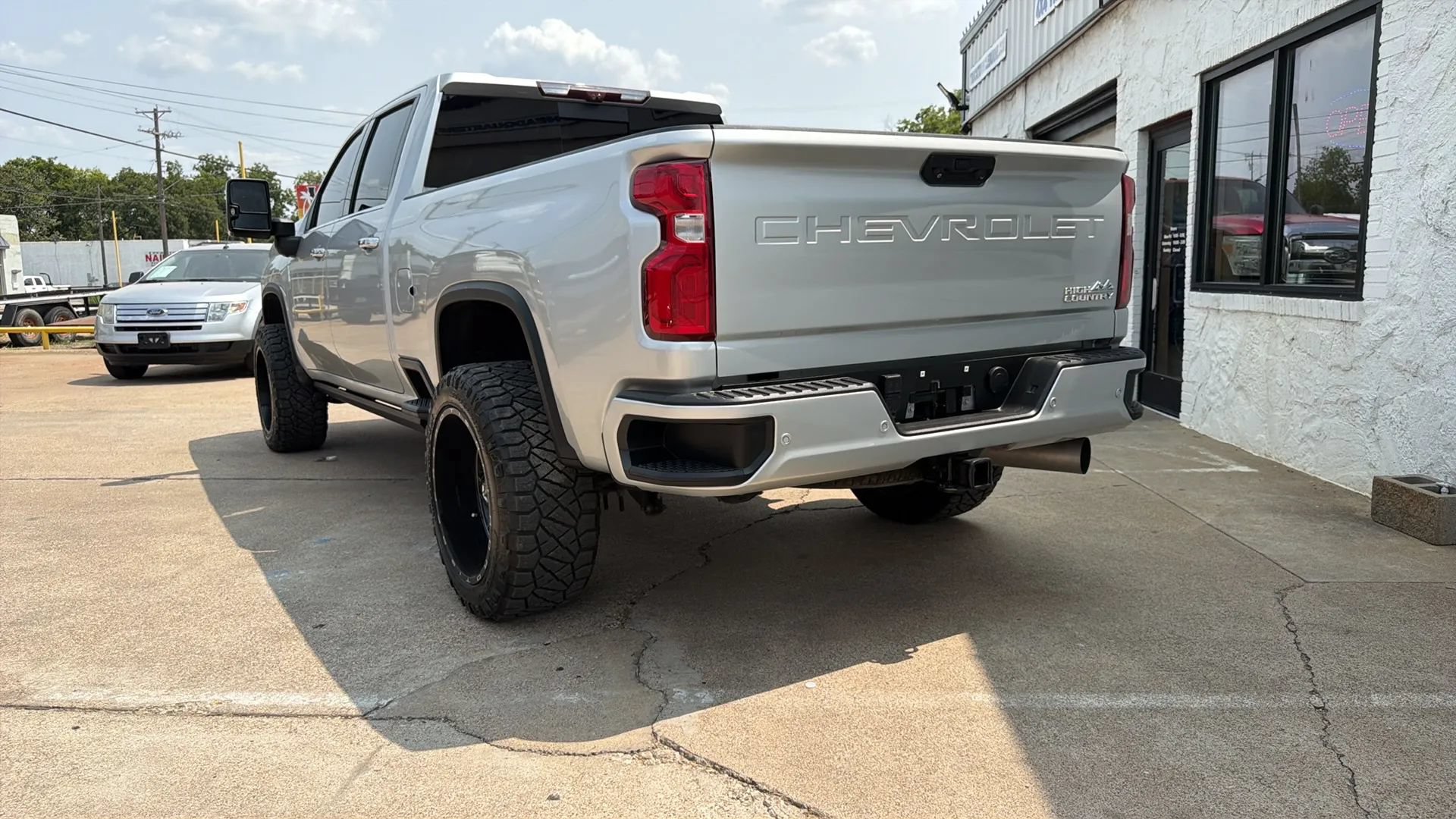 Used 2021 Chevrolet Silverado 2500 High Country w/ Z71 Off-Road Package AWD/4WD image 2