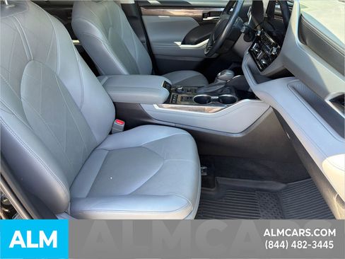 Used 2021 Toyota Highlander Platinum AWD/4WD image 15