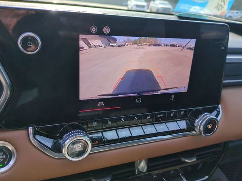 Certified 2023 GMC Canyon AT4 w/ AT4 Premium Package image 15