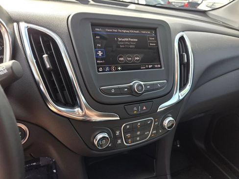 Used 2024 Chevrolet Equinox LT FWD image 24