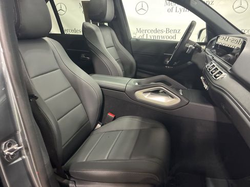 Used 2025 Mercedes-Benz GLE 450e 4MATIC image 28