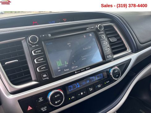 Used 2017 Toyota Highlander Limited Platinum AWD/4WD image 18
