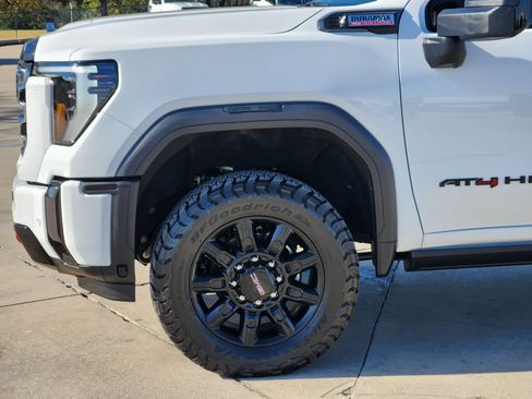 Certified 2024 GMC Sierra 2500 AT4 w/ AT4 Premium Plus Package image 8