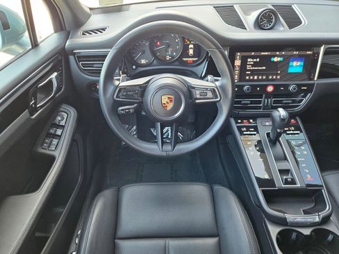 Certified 2025 Porsche Macan AWD/4WD image 14