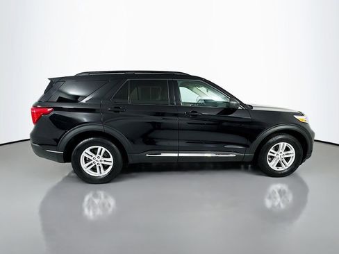 Used 2024 Ford Explorer XLT image 9