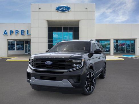 New 2025 Ford Expedition Platinum w/ Platinum Ultimate Package image 3