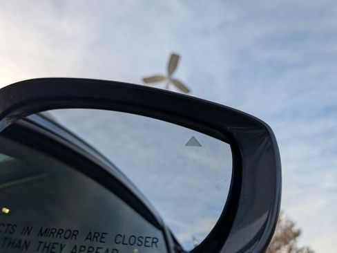 Used 2021 Chrysler Pacifica Touring-L image 22