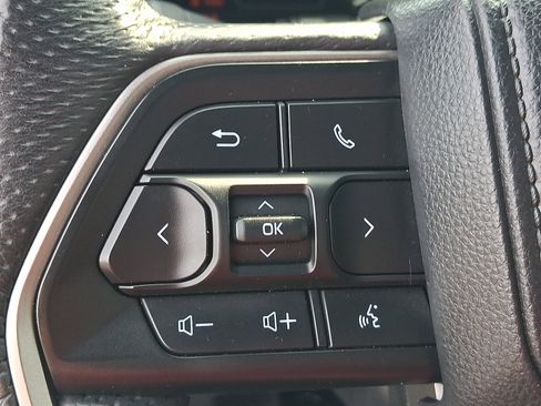 Used 2025 Toyota Tundra Limited AWD/4WD image 21