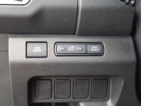 Used 2024 Nissan Frontier PRO-4X w/ Off-Road Protection Package image 24