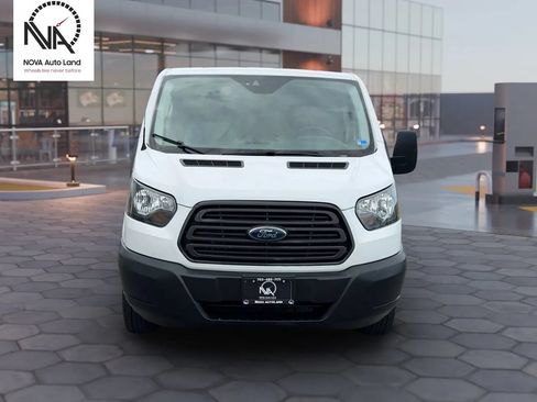 Used 2019 Ford Transit 250 130 Low Roof RWD image 4