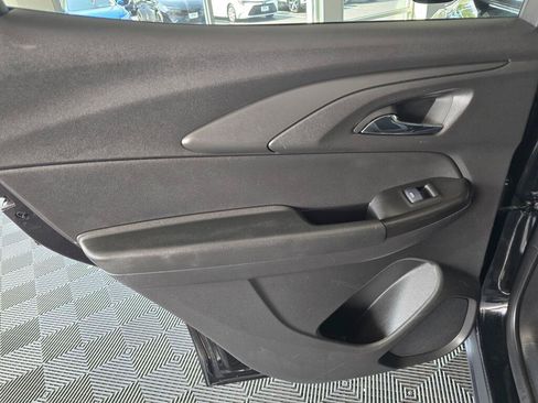 Used 2025 Chevrolet TrailBlazer LT AWD/4WD image 36