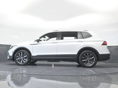 Used 2023 Volkswagen Tiguan SE FWD image 58