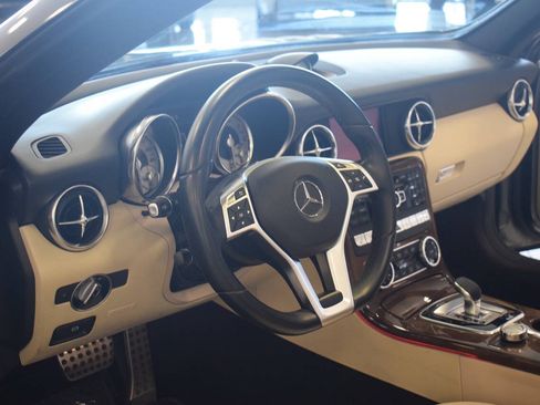 Used 2016 Mercedes-Benz SLK 300 image 19
