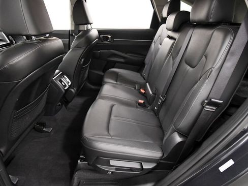 Certified 2024 Kia Sorento S AWD/4WD image 15