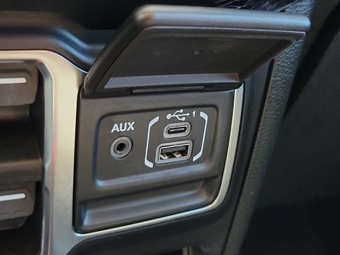 Used 2021 Jeep Gladiator Sport AWD/4WD image 27