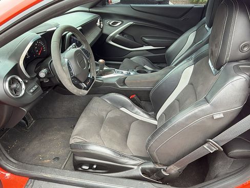 Used 2021 Chevrolet Camaro SS RWD image 16