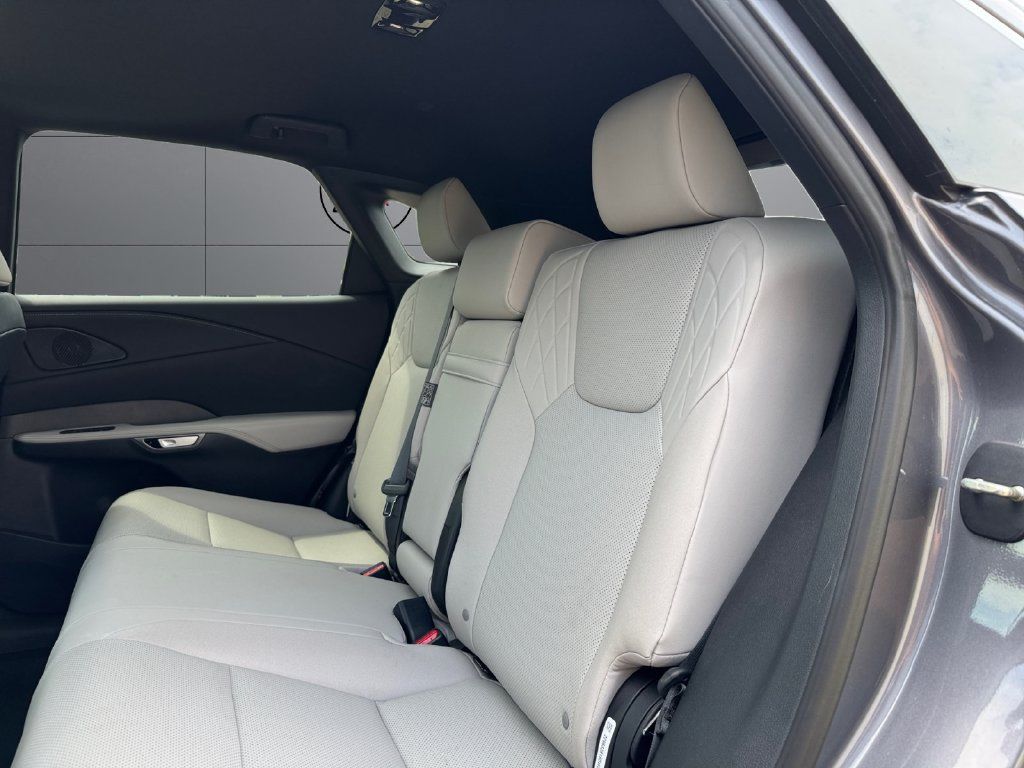 Used 2023 Lexus RX 350 Premium w/ Accessory Package AWD/4WD image 18