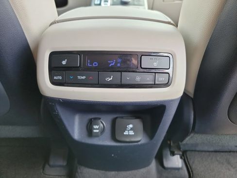 Used 2022 Hyundai Palisade SEL w/ Premium Package AWD/4WD image 18