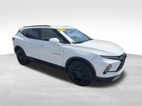 Used 2024 Chevrolet Blazer LT w/ Convenience Package FWD image 2