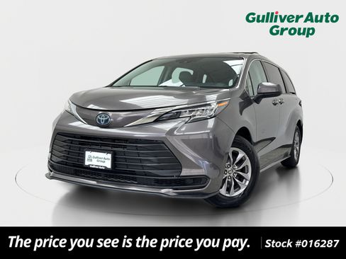 Used 2021 Toyota Sienna LE FWD image 1