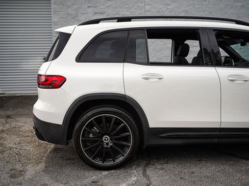 Used 2021 Mercedes-Benz GLB 250 4MATIC w/ AMG Line image 17