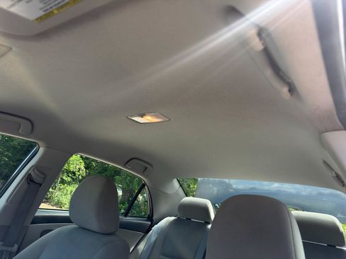 Used 2013 Toyota Corolla LE FWD image 25