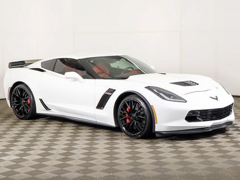 Used 2017 Chevrolet Corvette Z06 w/ Z07 Performance Package RWD image 50