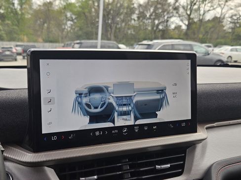 Used 2025 Ford Explorer Active image 21