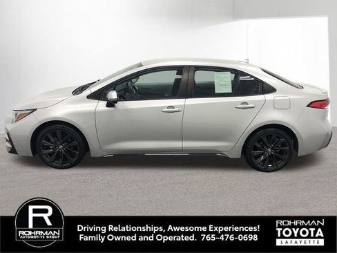 Used 2024 Toyota Corolla SE image 3