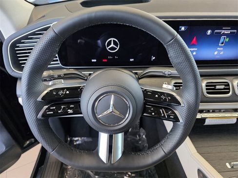 New 2026 Mercedes-Benz GLS 450 4MATIC image 16