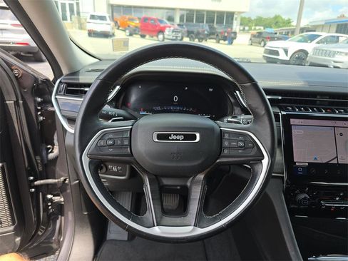 Used 2022 Jeep Grand Cherokee L Limited image 32