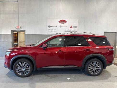 Used 2023 Nissan Pathfinder SL w/ SL Premium Package AWD/4WD image 7