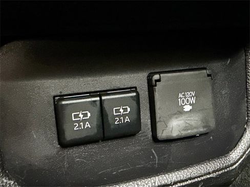 Used 2020 Toyota Highlander Limited image 27