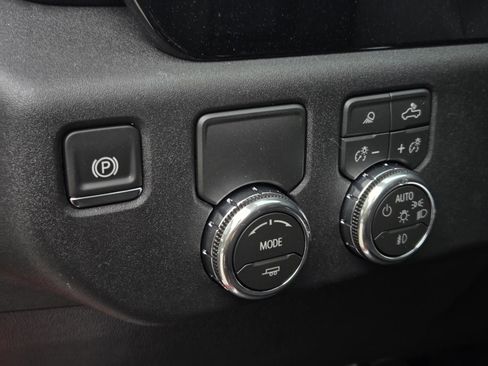 New 2026 GMC Sierra 1500 Elevation w/ Elevation Premium Package AWD/4WD image 9
