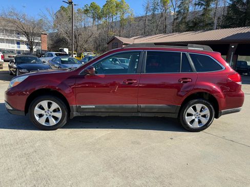 Used 2011 Subaru Outback 2.5i Limited w/ PWR Moonroof Pkg image 2