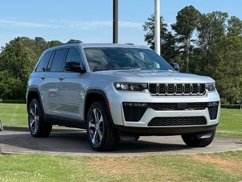 New 2026 Jeep Grand Cherokee Limited AWD/4WD image 1