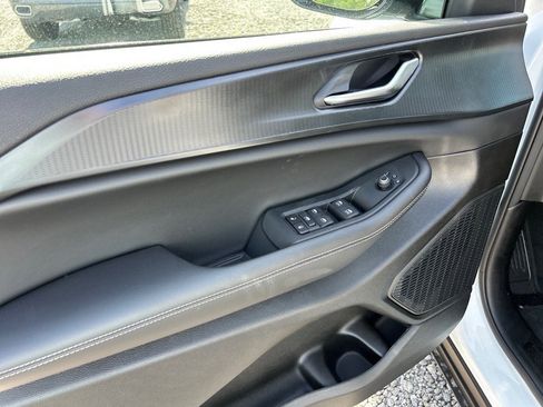 New 2025 Jeep Grand Cherokee L Altitude image 10