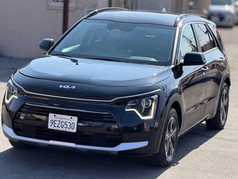 Used 2023 Kia Niro EX FWD image 5