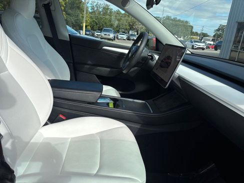 Used 2023 Tesla Model Y Long Range image 13