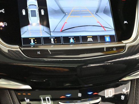 Certified 2024 Cadillac XT6 Sport w/ LPO, ONYX Package AWD/4WD image 25