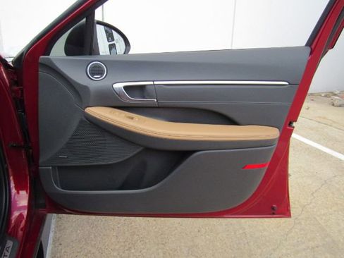 Used 2023 Hyundai Sonata Limited image 23