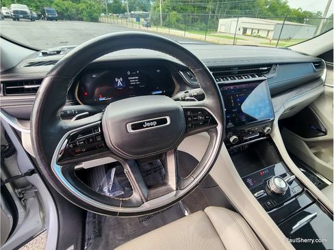 Used 2021 Jeep Grand Cherokee L Overland w/ Luxury Tech Group IV AWD/4WD image 28