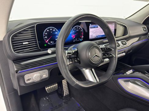 Used 2024 Mercedes-Benz GLS 580 4MATIC image 14
