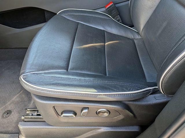Certified 2025 Cadillac Escalade Premium Luxury AWD/4WD image 22