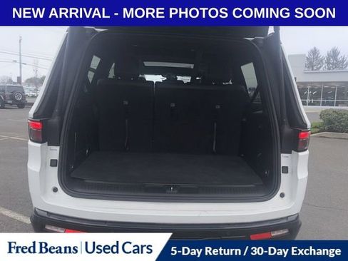 Used 2025 Jeep Wagoneer Series II w/ Premium Group I image 13