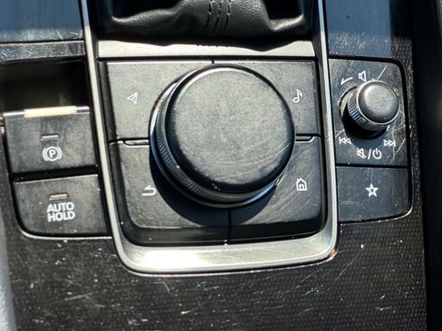 Used 2024 MAZDA MAZDA3 s image 19